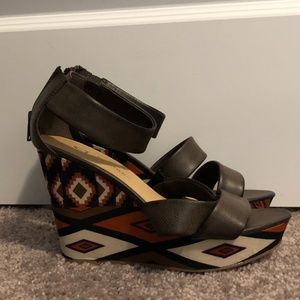 CL By Laundry Women's Size 7 Wedges